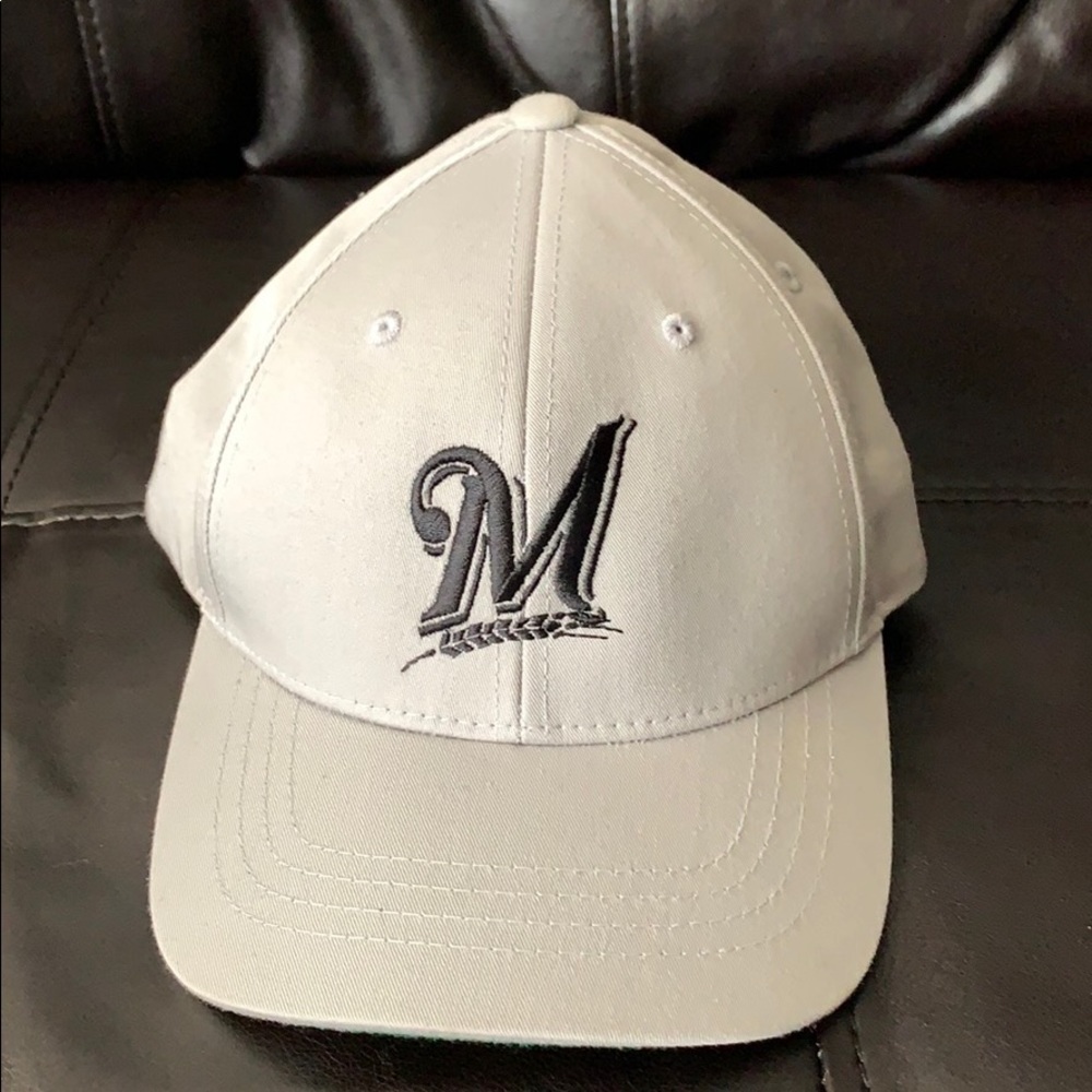 3/$10 - Milwaukee brewers baseball cap 🧢